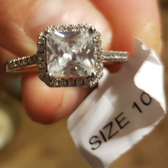 BEAUTIFUL SPARKLING SILVER RING SIZE 10 - Picture 2 of 3